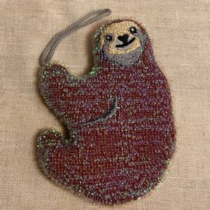 ONE Kikkerland Sloth Scrub Sponge hanging ornament animal shape scrubber cute